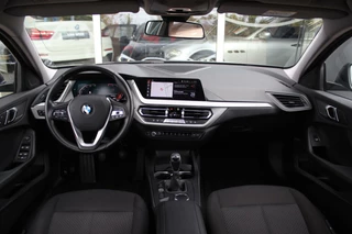 BMW 1 Serie ➡️ BMW 1-serie 116d F40 Executive Edition | 1e eigenaar | NL Auto | DAB | LED | Carplay | PDC | Cruise-control | Climate control | Sportstuur | Mistlampen | 16 inch - afbeelding nr 10