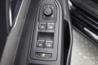 Volkswagen Golf Volkswagen Golf 2.0 TDI Life Business Automaat - Carplay, Digitaal Cockpit - afbeelding nr 24
