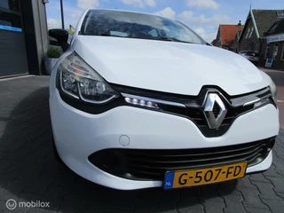 Renault Clio Renault Clio 1.2 16V 5drs 105dkm Airco Cruise Navigatie Bluetooth - afbeelding nr 11
