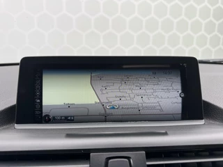 BMW 1 Serie BMW 1-serie M135i Executive RWD Schuifdak Xenon Leer Carplay - afbeelding nr 34
