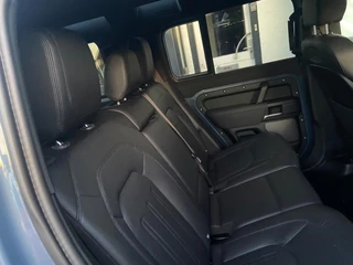 Land Rover Defender Land Rover Defender 110 P400E LEDER/LUCHTVERING/360CAMERA/CARPLAY - afbeelding nr 9