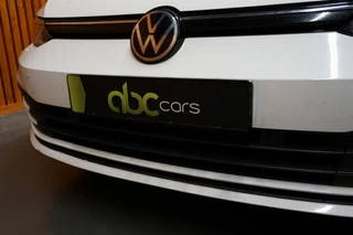 Volkswagen Golf Volkswagen Golf VIII 1.0 e-TSI STYLE AUTOMAAT/ NAVI/ SFEERVERLICHTING - afbeelding nr 3