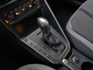 Volkswagen Polo 1.0 TSI 116pk DSG Highline 5-Deurs | Apple Carplay + Android Auto | Clima | Adap. Cruise | Stoelverwarming | Sfeerverlichting | Licht+Regensensor | Pdc V+A | Privacy Glass | 16''lm - afbeelding nr 19
