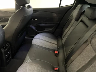 Peugeot 408 Peugeot 408 1.2 PureTech Allure Pack 130 Automaat | Comfort Pakket, Ergo comfort stoel , Electrische stoelverstelling LV, stoelverwarming | Camera | Navigatie | Climate Control | Dab | Led | Parkeer sensoren - afbeelding nr 15