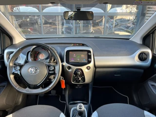 Toyota Aygo Toyota Aygo 1.0 VVT-i x-play | Achteruitrijcamera | Cruise Control | Airconditioning | Elektrische Ramen | - afbeelding nr 2