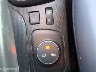 Renault Captur Renault Captur 0.9 TCe Helly Hansen 2015 / Trekhaak / Camera / Keyless / R-Link Navigatie / Climate control / NAP - afbeelding nr 18