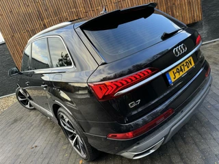 Audi Q7 Audi Q7 55 TFSI e quattro Pro Line S | Panoramadak | Camera rondomzicht | LED verlichting | Keyless pakket | Leer/alcantara bekleding | Voorstoelen verwarmd | 22 inch SQ7 velgen | Getint glas | Dodehoekdetectie - afbeelding nr 64