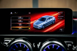 Mercedes-Benz A-Klasse Mercedes-Benz A-Klasse AMG 35 4MATIC Premium Plus Vol uitgevoerde A35 Limo - afbeelding nr 32