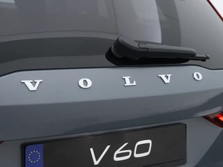 Volvo V60 Volvo V60 2.0 B3 Plus Dark | Sportstoelen | Zwarte hemel | Camera - afbeelding nr 41