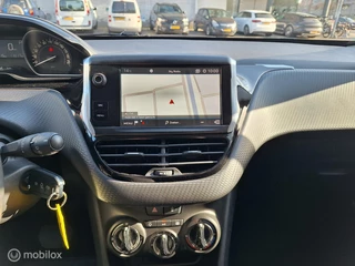 Peugeot 2008 PEUGEOT 2008 1.2 PURETECH BLUE LION AUTOMAAT / Carplay / Navigatie / - afbeelding nr 17