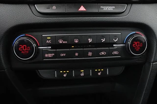 Kia Ceed Kia Ceed 1.6 GDI PHEV DynamicLine |  Stoel & stuurverwarming | Adaptive cruise | Trekhaak | Camera | Half leder | Navigatie | Keyless | Full LED - afbeelding nr 24