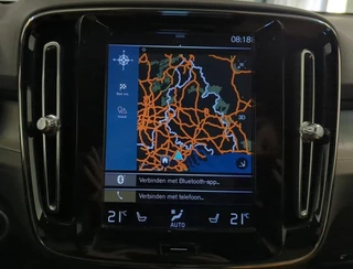 Volvo XC40 Navigatie Trekhaak Leder Stoelverwarming Intellisafe  Suround Camera 19 Inch Velgen Led Koplampen NL Auto Plug In Hybride 1e Eigenaar - afbeelding nr 9