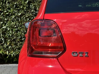 Volkswagen Polo Volkswagen Polo 1.8 TSI GTI, FACELIFT, NAVI, CRUISE, LED, ECC-AIRCO, STOELVERWARMING, PARKEERSENSOREN, LICHTMETAAL 17