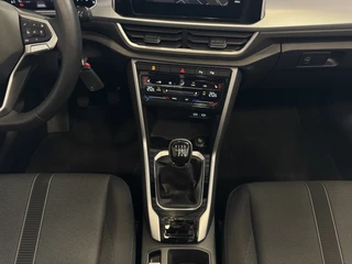 Volkswagen T-Roc Volkswagen T-Roc Cabrio TSI VIR.COCKPIT CARPLAY NAVI IQ.LED STOEL/STUUR.VERW DAB ADAP.CRUISE 05/2024 