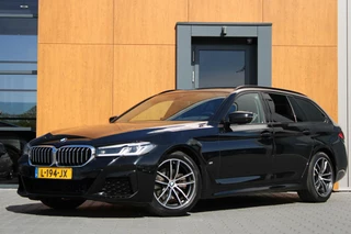 BMW 5 Serie BMW 5-serie Touring 520i M-Sport | Comfortstoelen | Org. NL - afbeelding nr 1