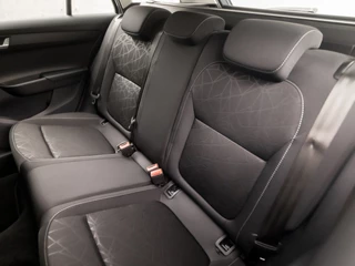 Škoda Fabia (APPLE CARPLAY, NAVIGATIE, CLIMATE, STOELVERWARMING, SPORTSTOELEN, PARKEERSENSOREN, CRUISE, DAB+, LM VELGEN, NIEUWSTAAT) - afbeelding nr 16