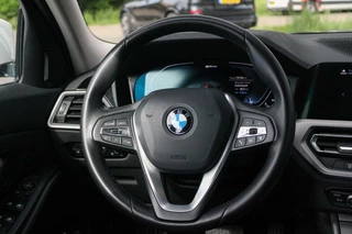 BMW 3 Serie BMW 3-serie Touring 320e Business Edition Plus|PlugInHybride|Camera|PDC|AppleCarPlay|20