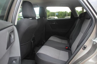 Toyota Auris Toyota Auris Touring Sports 1.8 Hybrid Dynamic / Camera / Navigatie / Keyless / 16'' / DAB / Cruise Control / Getint glas - afbeelding nr 11