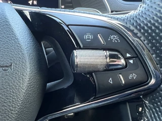 Škoda Superb Navigatie ACC DAB Sportstoelen Elek. Stoel Matrix Beam Stoelverwarming Getint Glas Camera Carplay NL Auto - afbeelding nr 39