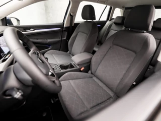 Volkswagen Golf Volkswagen Golf Variant 1.0 TSI Luxury Sport (APPLE CARPLAY, GROOT NAVI, SFEERVERLICHTING, STUUR/STOELVERWARMING, SPORTSTOELEN, KEYLESS, PARKEERSENSOREN, NIEUWSTAAT) - afbeelding nr 13