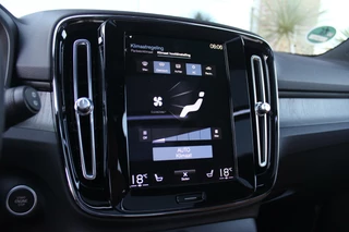 Volvo XC40 ➡️ Volvo XC40 1.5 T5 Recharge Inscription 262 pk | 1e eigenaar | 19 inch | Camera | Dakraam | LED | DAB | Trekhaak | Voorruit verwarming | Telefoon lader | NL auto | inc BTW | - afbeelding nr 25