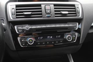 BMW 1 Serie BMW 1 Serie 118i High Exe. M Sport / Schuifdak / Camera / Leder / 18'' / Navigatie / Sportstoelen / Stoelverwarming / DAB / Cruise Control - afbeelding nr 16