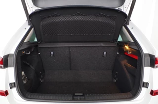 Škoda Kamiq ŠKODA Kamiq 1.0 TSI Business Edition > Automaat/Zwart dak/Trekhaak/17inch/Winterpakket/Design-pakket Suite... | 7881 | - afbeelding nr 18