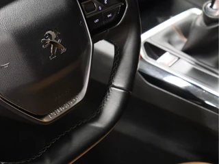 Peugeot 5008 7P [TREKHAAK, APPLE CARPLAY, ANDROID, VOL LEDER, STOELVERWARMING, CAMERA, CLIMATE CONTROL, PDC, NAVIGATIE, NIEUWSTAAT] - afbeelding nr 18