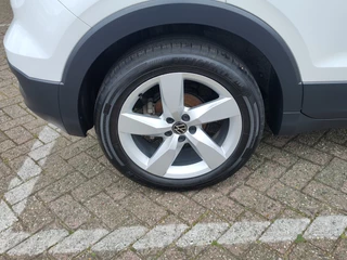 Volkswagen T-Cross Adaptive Cruise | Stoelverwarming | LED | Camera - afbeelding nr 31
