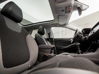 Opel Grandland X (PANORAMADAK, APPLE CARPLAY, GROOT NAVI, LEDER, 360 CAMERA, SPORTSTOELEN, GETINT GLAS, LED KOPLAMPEN, NIEUWE APK, NIEUWSTAAT) - afbeelding nr 8