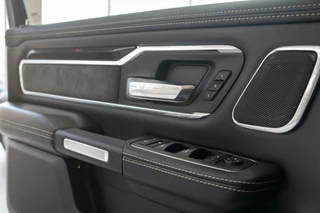 Dodge Ram 1500 Dodge Ram 1500 4X4 5.7 V8 4x4 Crew Cab Laramie Sport 1e Eig BTW Harman/Kardon, Panoramadak, Treeplank, Trekhaak - afbeelding nr 8
