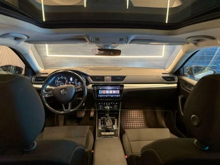 Škoda Superb Skoda Superb Combi 2.0 TDI Laurin & Klement Pano 190pk DSG - afbeelding nr 18