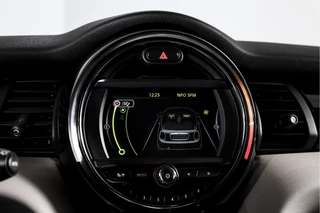 MINI Cooper MINI Cooper 1.5 135 PK Chili - JCW Trim | Cruise | Stoel-+Voorruitverw. | PDC | NAV | ECC | LM 17
