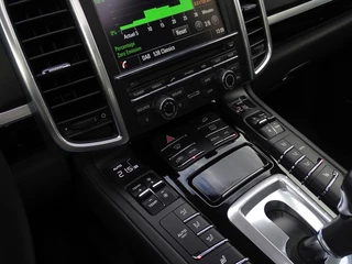 Porsche Cayenne Porsche Cayenne 3.0 S E-Hybrid 410PK / Porsche Sport Design / LED - afbeelding nr 18