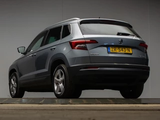 Škoda Karoq Skoda Karoq 1.0 TSI Ambition Sport (APPLE CARPLAY,NAVI,LED,CRUISE,CAMERA,CLIMATE,GETINT,SPORTSTOELEN,PDC,NETTESTAAT) - afbeelding nr 4