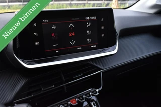 Peugeot 208 Peugeot 208 1.2 PureTech AUTOMAAT/CARPLAY ANDROID/PDC/CRUISE.C/ETC.! - afbeelding nr 18