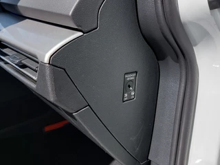 Volkswagen Golf 1.5 TSI 131pk 1st Edition | Origineel NL | Navi | Apple Carplay+Android Auto | Clima | Adap.Cruise | Led Koplampen | Stoel+Stuurwielverwarming | Rijstrook+Licht+Regensensor | Privacy Glass - afbeelding nr 36