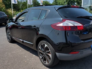 Renault Mégane Renault Mégane 1.2 TCe 131pk Automaat BOSE 5-Deurs | Navi | Clima | Cruise | Panorama Schuifdak | Keyless Entry | Licht+Regensensor | Pdc V+A+Camera | Stoelverwarming | Privacy Glass | 17''lm - afbeelding nr 42