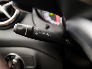 Mercedes-Benz CLA Mercedes-Benz CLA 180 AMG Sport Automaat (SCHUIFDAK, APPLE CARPLAY, GROOT NAVI, LEDER/ALCANTARA, STOELVERWARMING, SPORTSTOELEN, CRUISE, KEYLESS START, NIEUWSTAAT) - afbeelding nr 18
