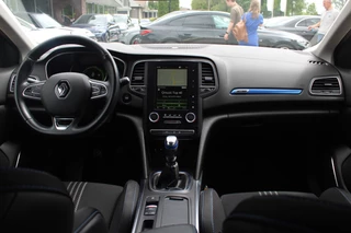 Renault Mégane Estate Renault Mégane Estate 1.2 TCe GT-Line / Trekhaak / Camera / Bose / Keyless / 17'' / Navigatie / Getint glas / Dodehoek / DAB / Cruise Control - afbeelding nr 2