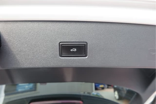 Volkswagen T-Roc Volkswagen T-Roc 2.0 TSI 190pk DSG 4Motion Sport , Virtual cockpit , Led verlichting, Trekhaak (afneembaar), Navigatie, Stoelverwarming,Achteruitrijcamera etc. Nieuwe APK - afbeelding nr 76