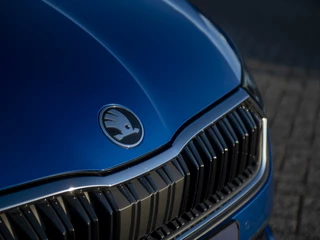 Škoda Octavia | Matrix LED | Lodge Interieur | Chrome pakket | Stoel-, Stuur- & voorruitverwarming | Navi 13inch | Wireless App-connect | El. achterklep m.sensor | ACC | Winterpakket - afbeelding nr 28