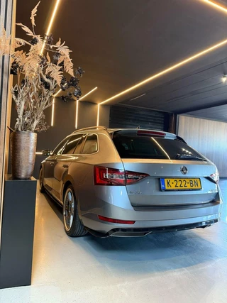 Škoda Superb Skoda Superb Combi 2.0 TDI Laurin & Klement Pano 190pk DSG - afbeelding nr 25