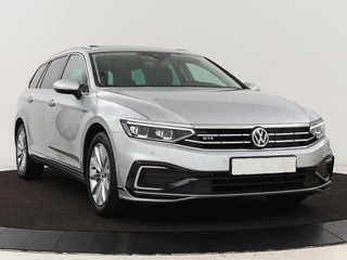 Volkswagen Passat Volkswagen Passat 1.4 TSI PHEV GTE | Panoramadak | Leder |  Stoelverwarming | Trekhaak | Camera | Park Assist | Adaptive cruise | Side Assist | Matrix LED | Carplay | Navigatie - afbeelding nr 35