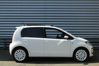 Volkswagen up! Volkswagen up! 1.0 75pk high up! NL-Auto NAP Panoramadak Fender Airco Carplay Stoelverwarming CPV El. Ramen - afbeelding nr 4