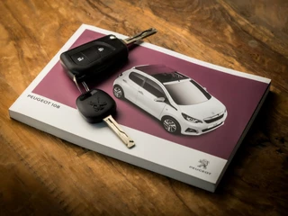 Peugeot 108 Peugeot 108 1.0 e-VTi Sport (5 DEURS, NAVIGATIE, AIRCO, ELEK RAMEN, SPORTSTOELEN, NIEUWE APK, XENON, NIEUWSTAAT) - afbeelding nr 17