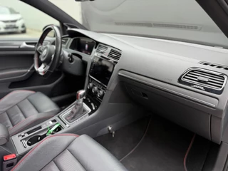 Volkswagen Golf Volkswagen Golf 2.0 TSI GTI TCR|PANO|AKRA|DYNAUDIO|MEMORY|BEARLOCK - afbeelding nr 24