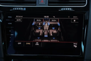 Volkswagen Golf Volkswagen Golf 7.5 GTI DSG / Vol Opties! / 230PK! / DSG / ACC / Pano / Virtual Cockpit / Camera / Keyless / Navi / 19