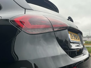 Mercedes-Benz A-Klasse Mercedes A-klasse 250 225PK AMG PANO+19INCH+LED+SFEER+CAMERA - afbeelding nr 17