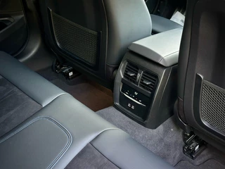 BMW 3 Serie BMW 3 Serie 330i M-PERFORMANCE DAK|HEADUP|360CAM|ACC|INDIVIDUAL - afbeelding nr 24